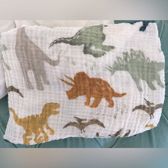 Set of Pack and Play Mattress Cover and 3 Pack and Play Sheets - Picture 5 of 5